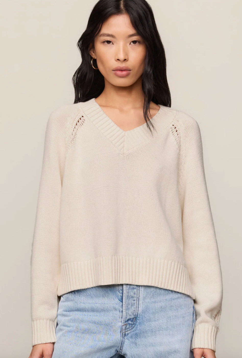 the STRATTON V-Neck, sandstone