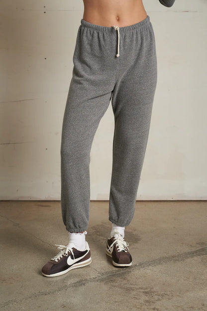 the JOHNNY jogger, dark heather grey
