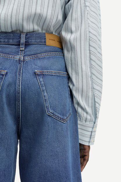 the SAREBECCA short, fluid denim
